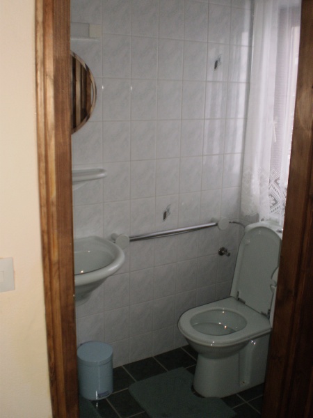 6. Kétágyas szoba fürdő #1
